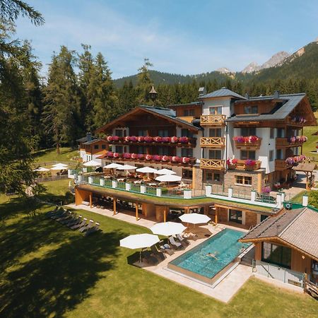 Hotel Lindenhof Ramsau am Dachstein Buitenkant foto